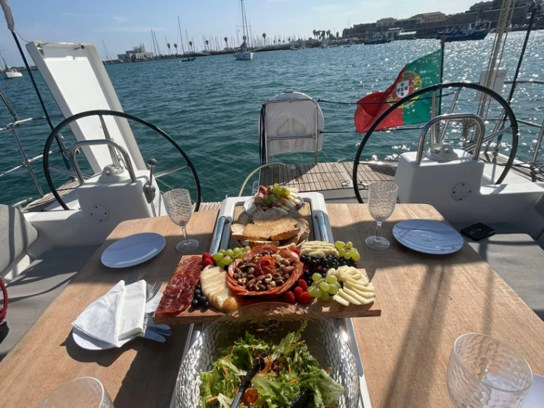 Location bateau Dufour Dufour 460 Grand Large à Cascais sur Samboat