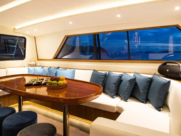 Louez un Bertram Odyssey 1 à Phuket (Ville)