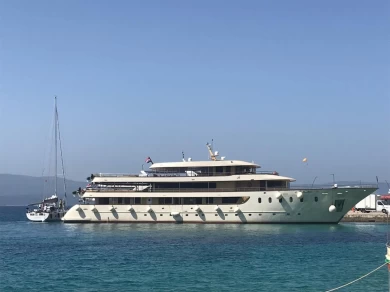 Verhuur Jacht Custom Made met vaarbewijs