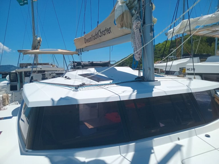 Location Catamaran à Praslin Island - Fountaine Pajot Saona 47