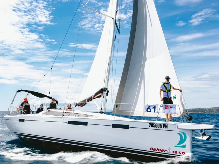 Location à Punat - Dehler Dehler 38 SQ sur SamBoat