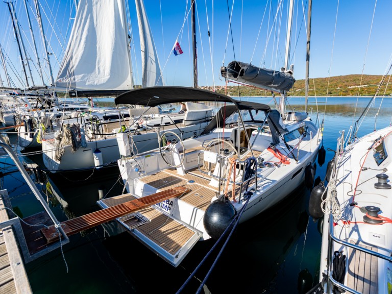 Louez un Dehler Dehler 38 SQ à Punat