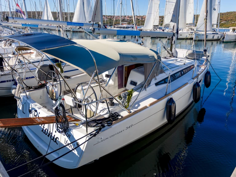 Location bateau Punat pas cher Sun Odyssey 349