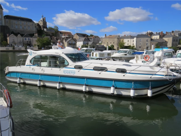 Location Péniche Nicols Yacht avec permis