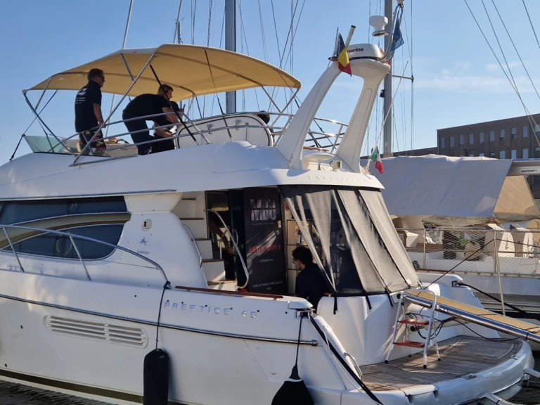 Location bateau Jeanneau Prestige 460 Fly à Umag sur Samboat