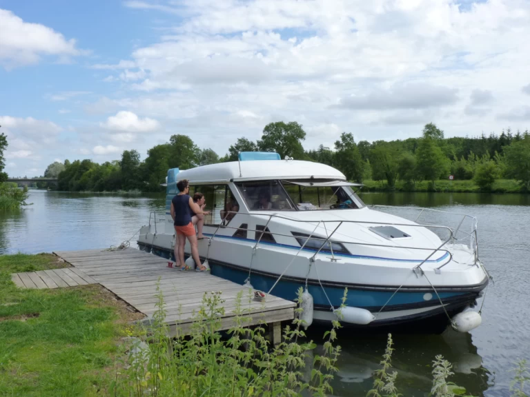 Péniche à louer à Sablé-sur-Sarthe au meilleur prix