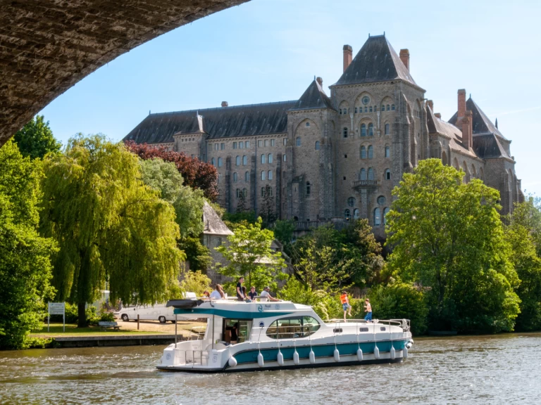 Location bateau Grez-Neuville pas cher Premium Groupe XL 8-12 p.