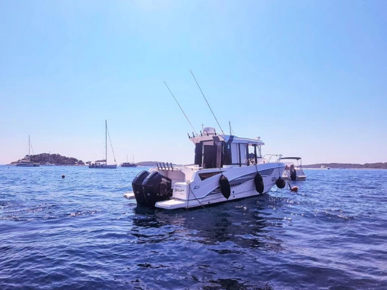 Location Bateau à moteur Bénéteau avec permis