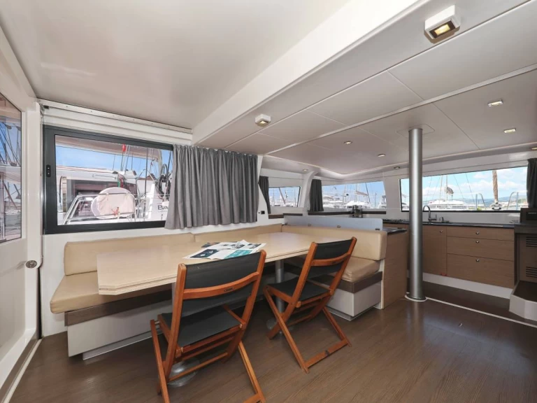 Location bateau Bali Bali 4.3 à Porto Pollo sur Samboat