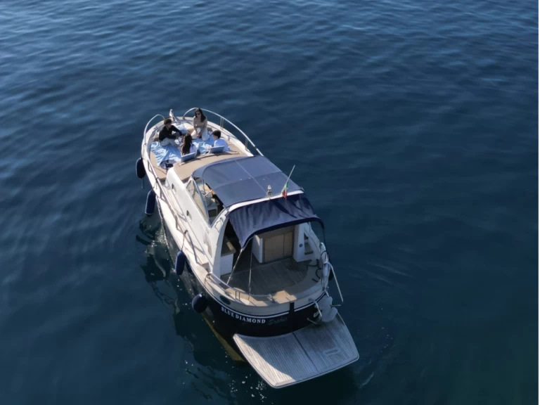 Bateau à moteur à louer à Sorrento au meilleur prix