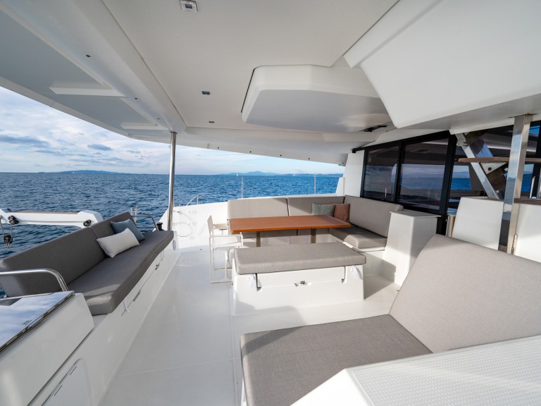 Location Catamaran à Cannigione - Fountaine Pajot Tanna 47