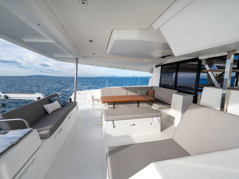 Location Catamaran à Cannigione - Fountaine Pajot Tanna 47