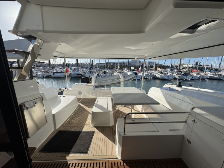 Location Catamaran Fountaine Pajot avec permis