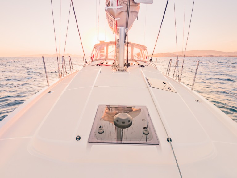 Location bateau Lávrio pas cher Sun Odyssey 410