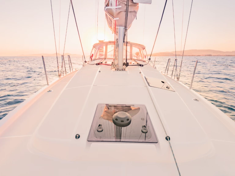 Location bateau Lávrio pas cher Sun Odyssey 410