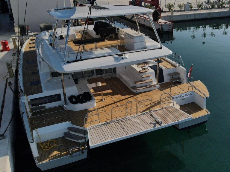 Louez un Lagoon Lagoon 60 à Kaštela