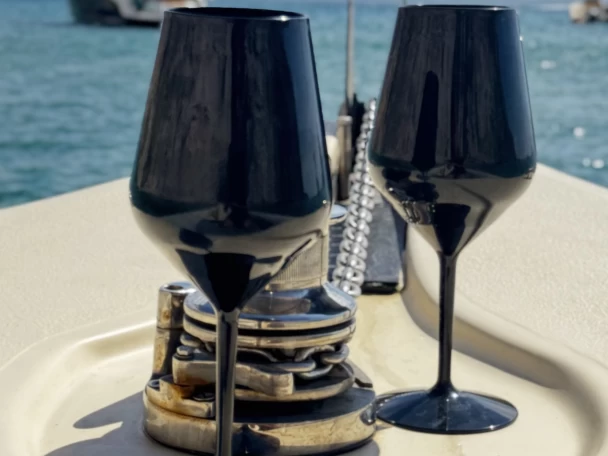 Louez un Victor Victor 7.4M à Agía Kiriakí