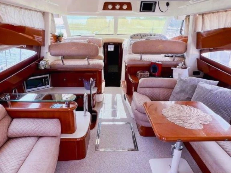 Louer Bateau à moteur avec ou sans skipper Jeanneau à Podstrana