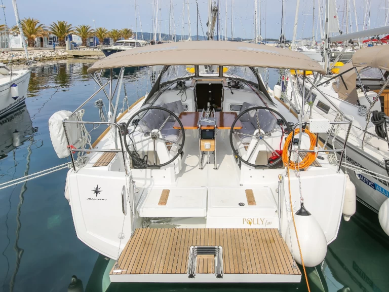Location bateau Jezera pas cher Sun Odyssey 349