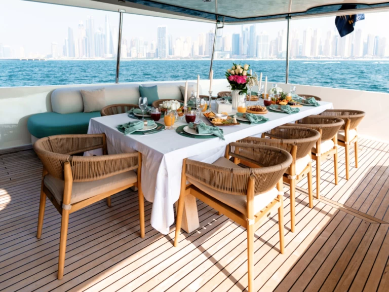 Louez un Numarine 80ft à Dubai Marina
