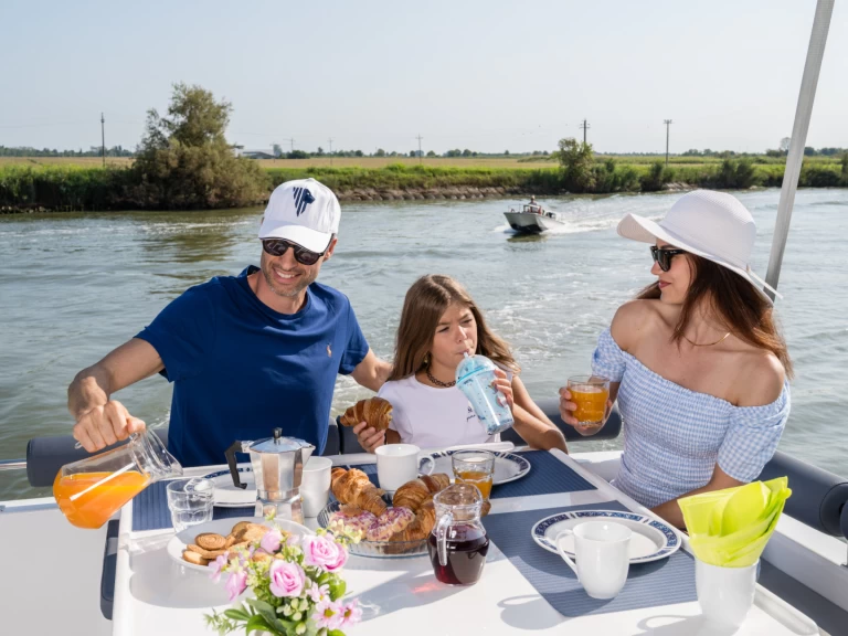 Location Péniche Delphia avec permis