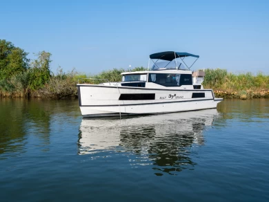 Noleggio Houseboat Balt-Yacht con patente nautica