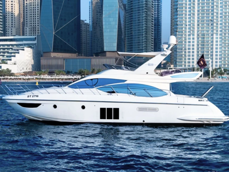 Location bateau Dubai Marina pas cher Azimut 53 Fly