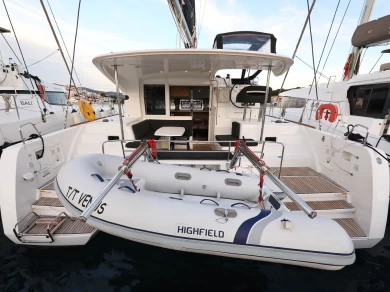 Charter a Lagoon Lagoon 40 in Biograd na Moru on Samboat