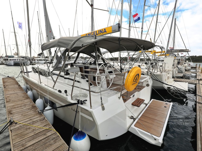 Louez un Bavaria Bavaria C42 à Sibenik