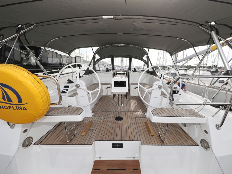 Location bateau Sibenik pas cher Bavaria C42