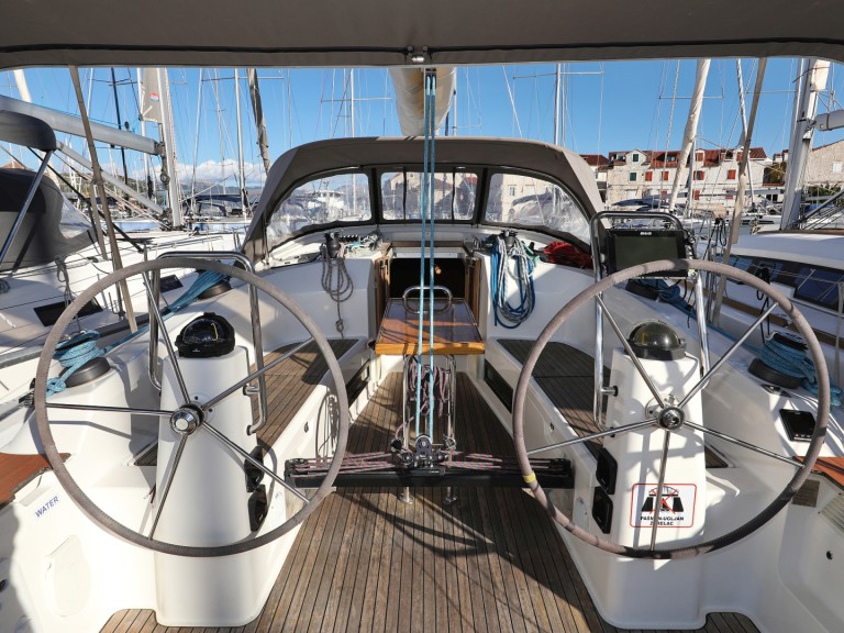 Location bateau Primošten pas cher Cruiser 40 S