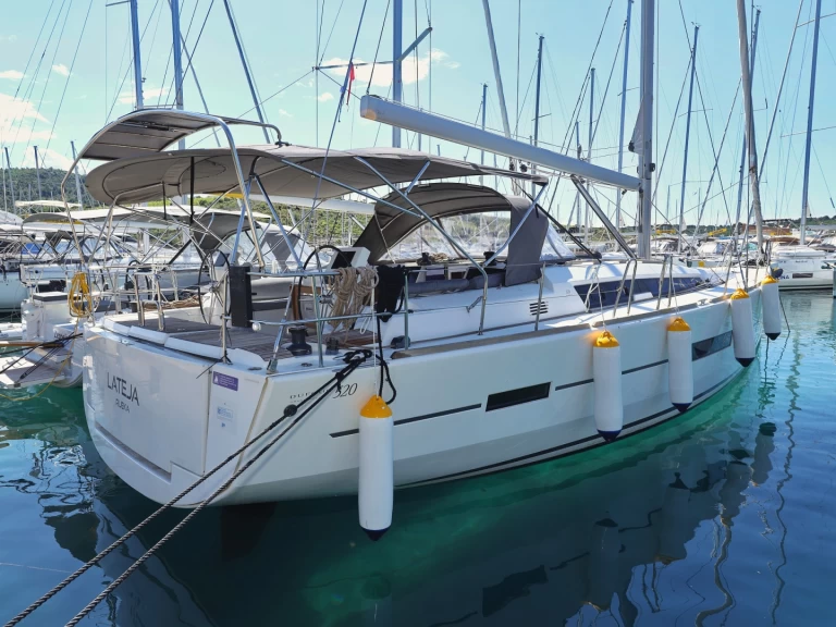 Location bateau Dufour Dufour 520 Grand Large à Trogir sur Samboat