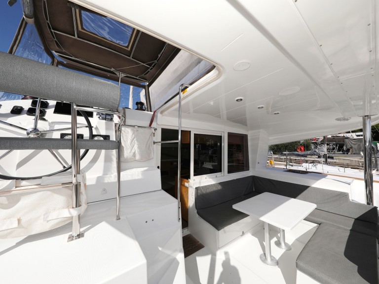 Louez un Lagoon Lagoon 400 S2 à Sibenik