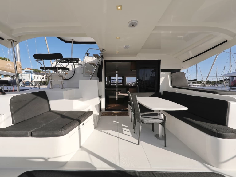 Louer Catamaran avec ou sans skipper Lagoon à Sibenik