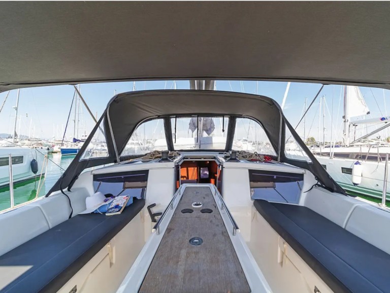 Location bateau Ávdira pas cher Dufour 430