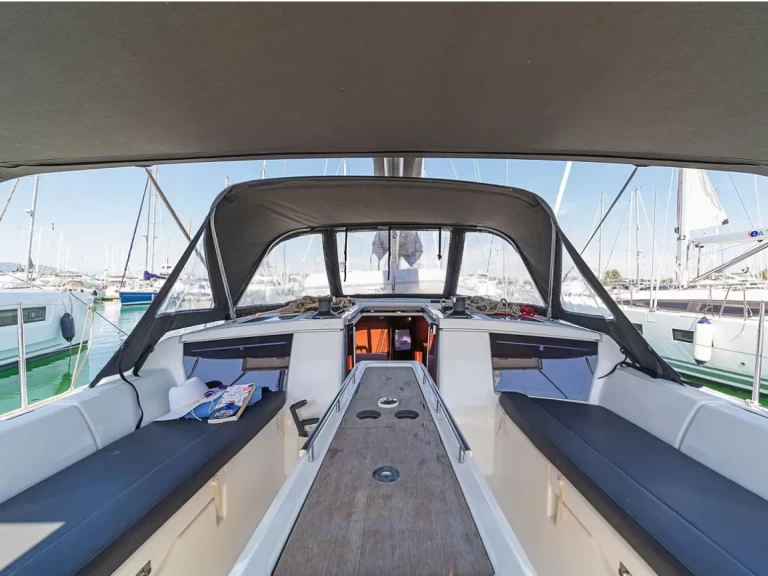 Location bateau Ávdira pas cher Dufour 430
