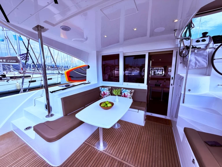 Louer Catamaran avec ou sans skipper Lagoon à Nidri