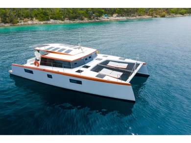 Yacht charter Split billig Luna 47 Power