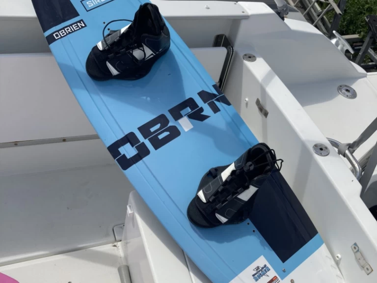 Louez un Jeanneau Cap Camarat 7.5 CC à Arzon