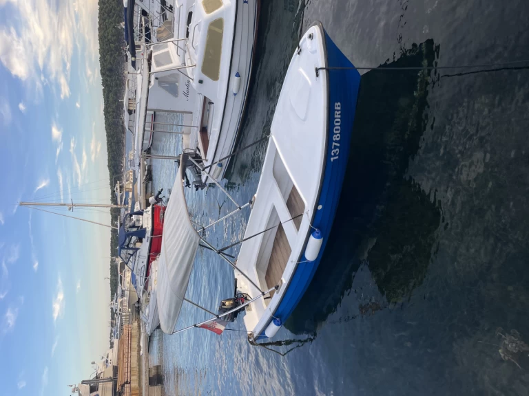 Location Bateau à moteur Pasara avec permis