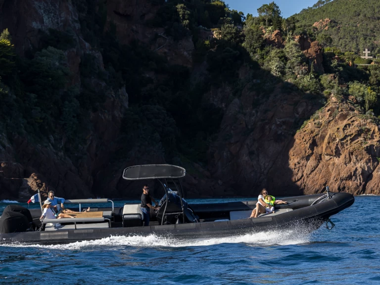 Louez un Narwhal Fast 1100 à Cannes