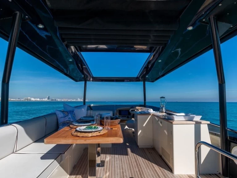 Yacht à louer à Dubai Marina au meilleur prix
