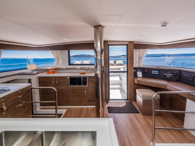 Catamaran à louer à Cannigione au meilleur prix