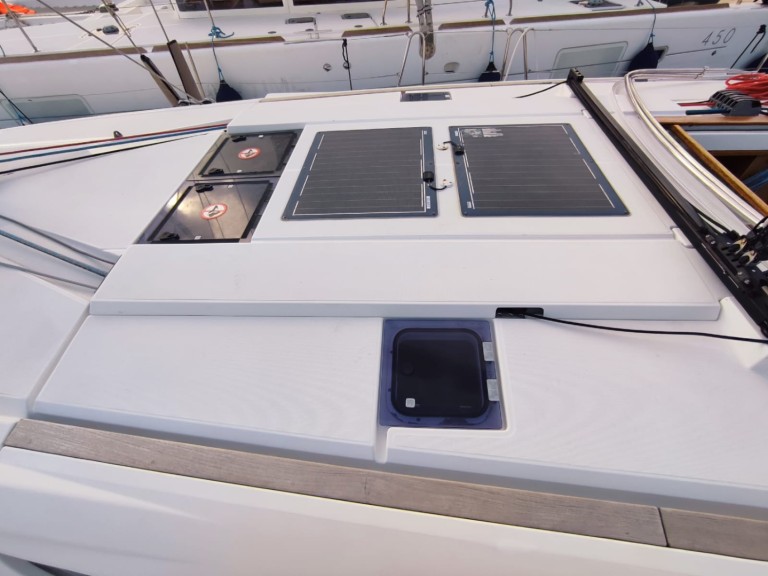 Location bateau Jeanneau Sun Odyssey 519 à Lávrio sur Samboat