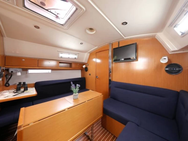 Location à Baška Voda - Bavaria Cruiser 36 sur SamBoat