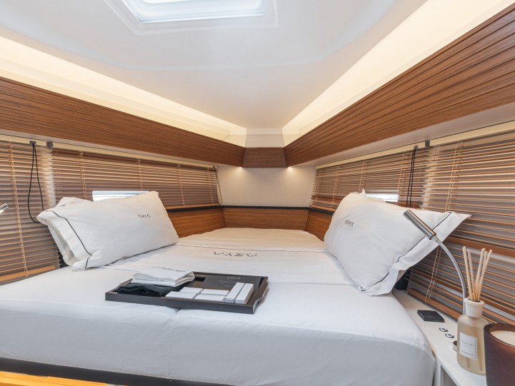 Location bateau Le Pirée pas cher Italia Yachts 12.98