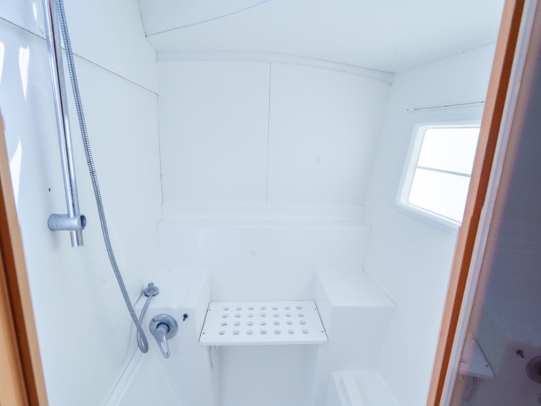 Location bateau Tikehau pas cher Lagoon 380 S2