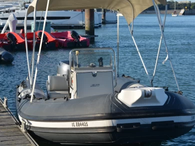 Uthyrning RIB Joker Boat med en båtlicens 
