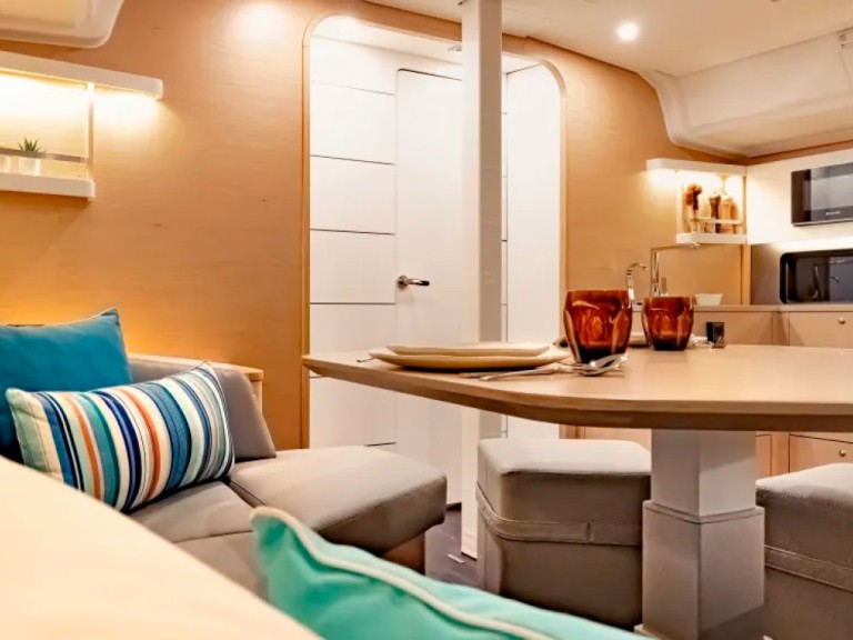 Louez un Dufour Dufour 44 à Le Pirée