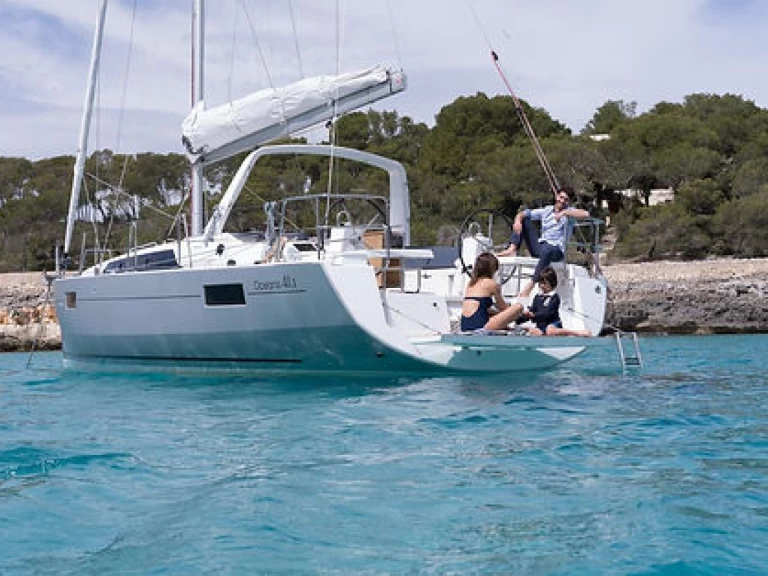 Louez un Bénéteau Oceanis 41.1 à Port Grimaud